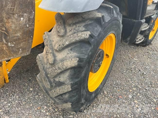 JCB 540-140 Teleskopiskie manipulatori