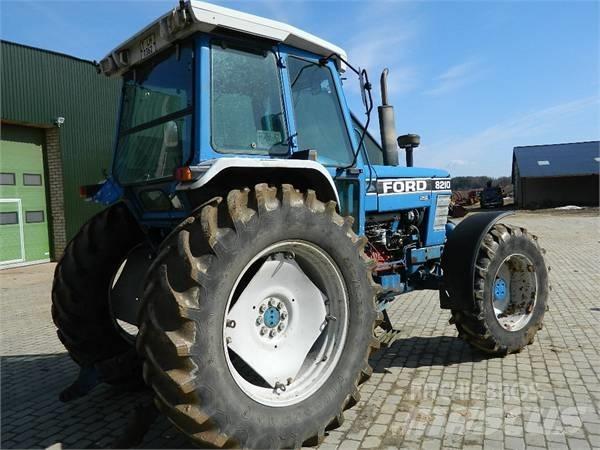 Ford 8210 Traktori