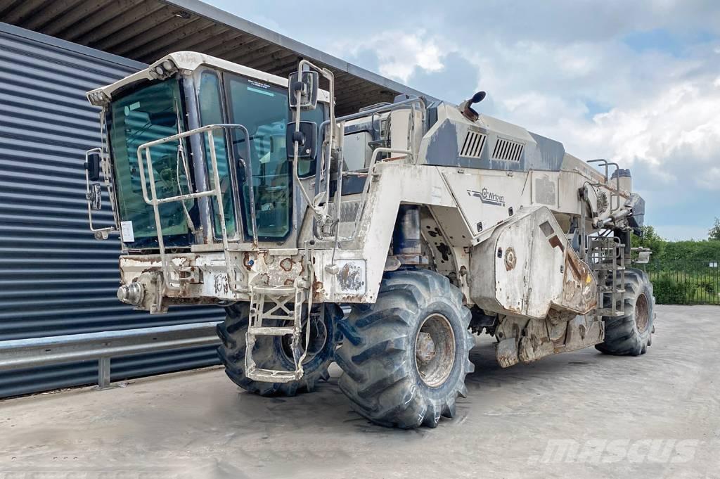 Wirtgen WR 240 Asfalta savācējs