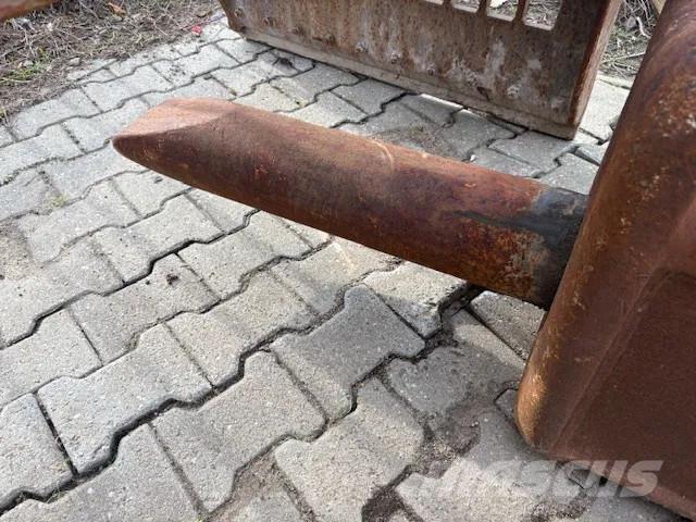  Moers HB 2500 Āmuri/Drupinātāji