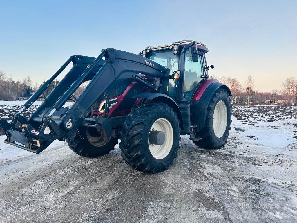 Valtra T 215 Active Traktori