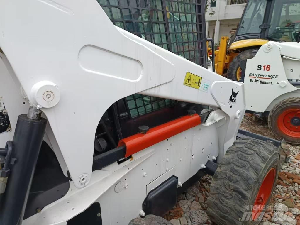 Bobcat S 330 Lietoti riteņu kompaktiekrāvēji