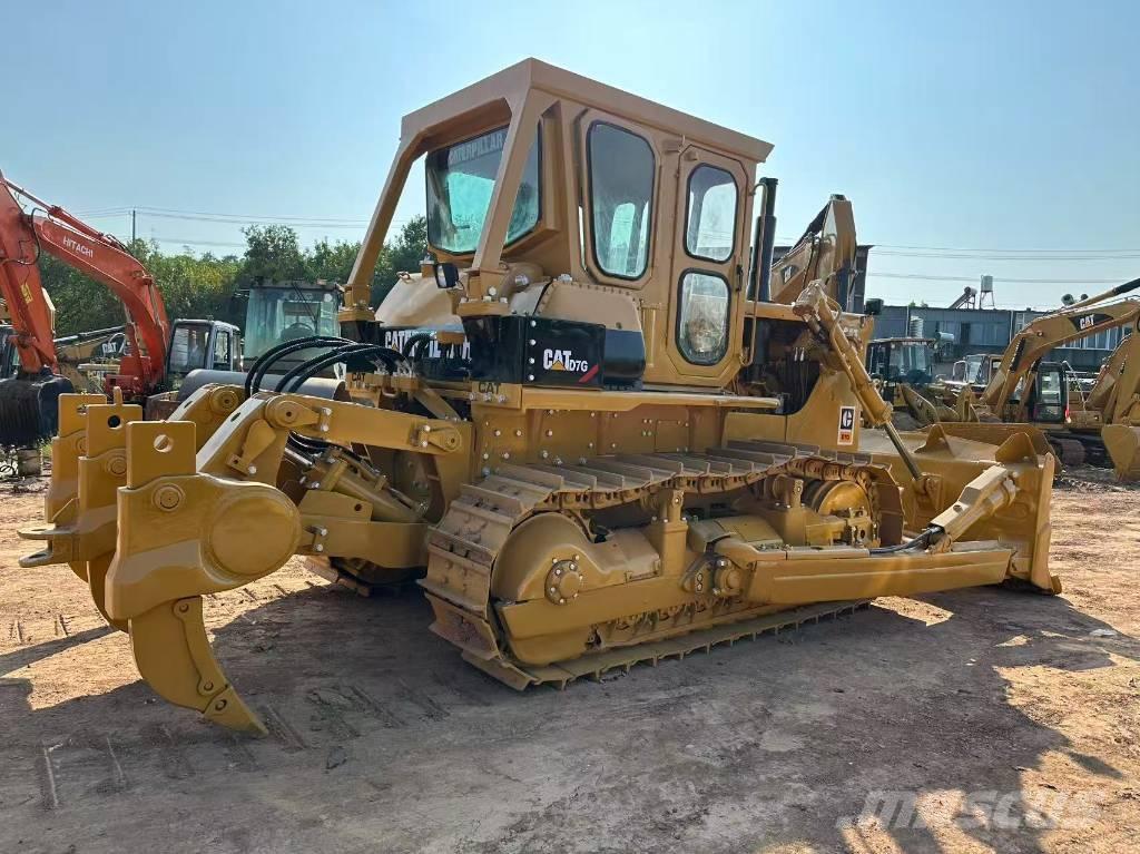 CAT D7G Kāpurķēžu buldozeri