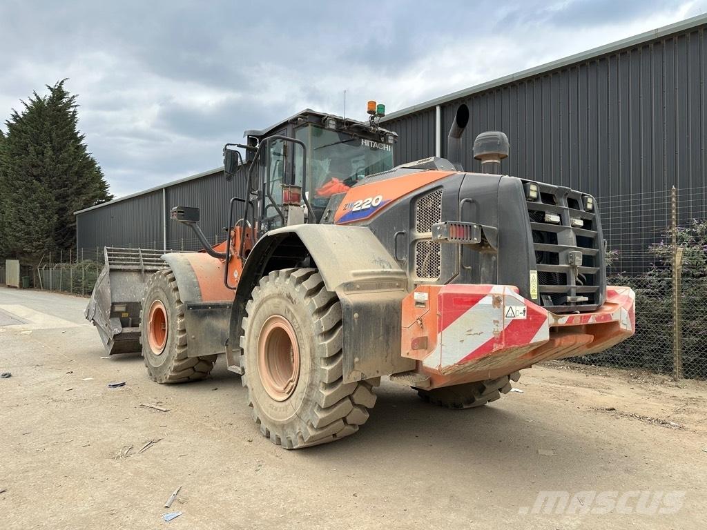 Hitachi ZW 220-6 Iekrāvēji uz riteņiem