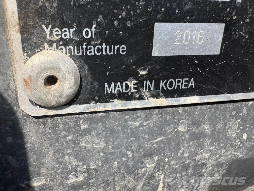 Doosan DX210 WE-5 Ekskavatori uz riteņiem