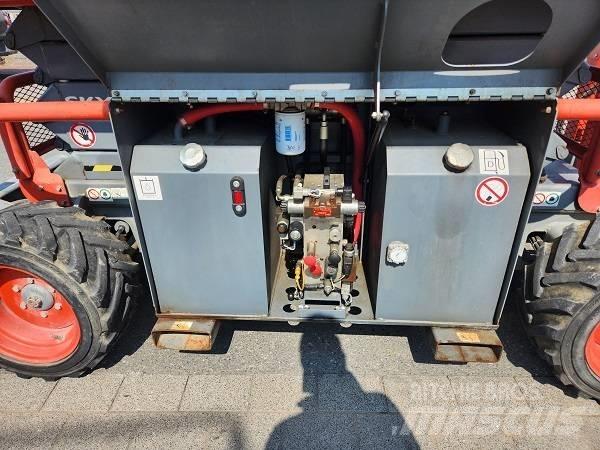 SkyJack SJ 6832 RT Šķerveida pacēlāji