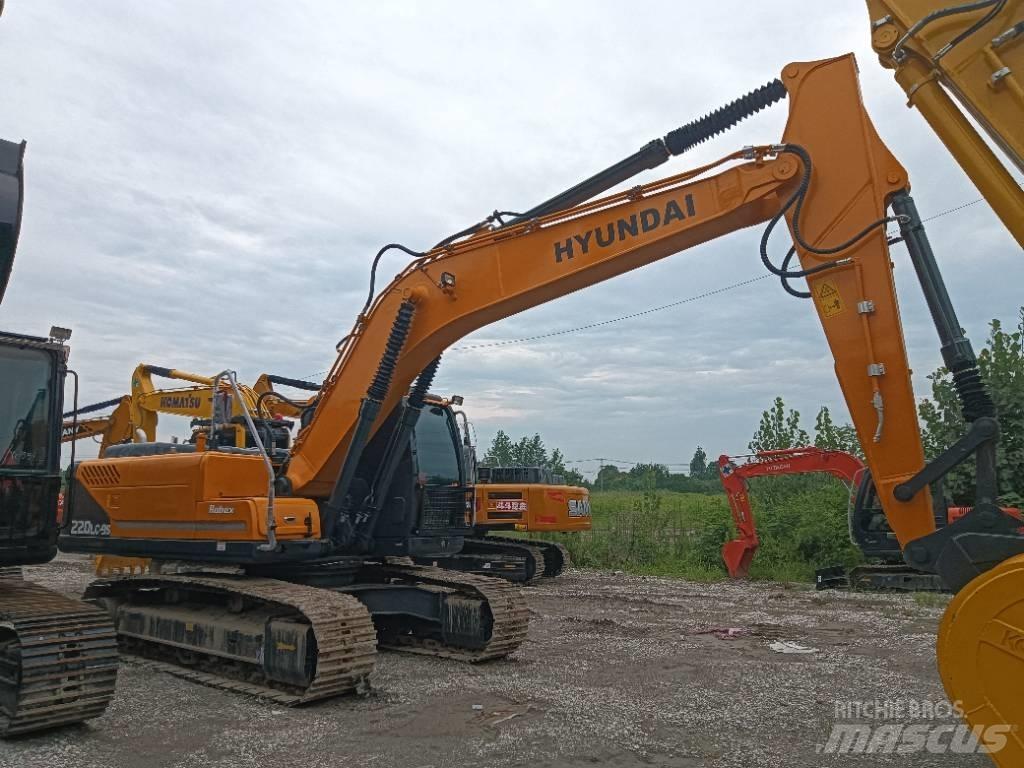 Hyundai R220-9S Kāpurķēžu ekskavatori