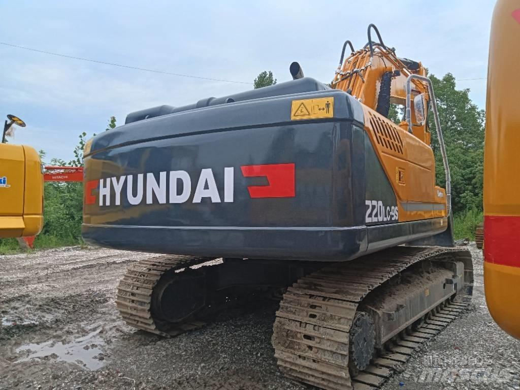 Hyundai R220-9S Kāpurķēžu ekskavatori