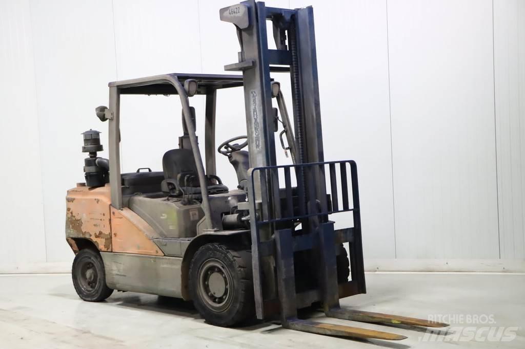 Doosan D50C-7 Tehnika ar dīzeļa dzinēju