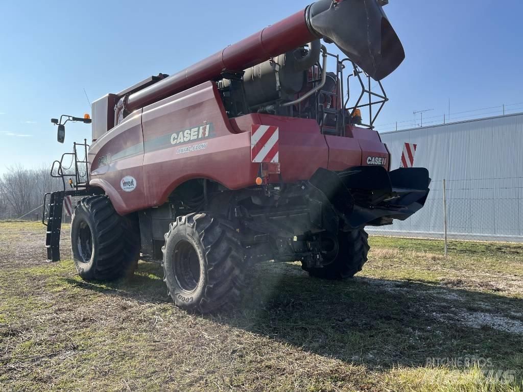 Case IH AF8240 Ražas novākšanas kombaini