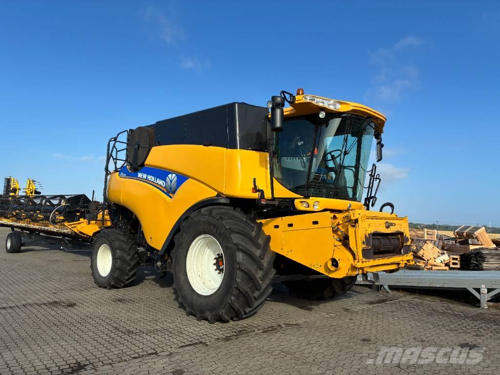 New Holland CR 9080 Ražas novākšanas kombaini