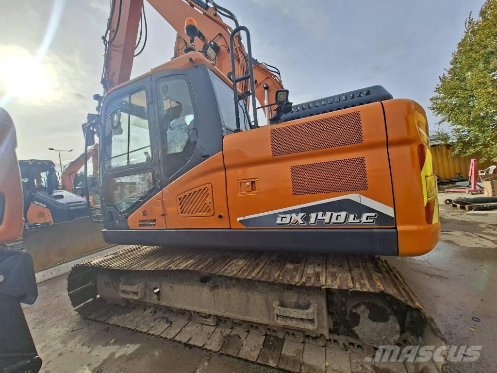 Doosan DX 140 LC Kāpurķēžu ekskavatori