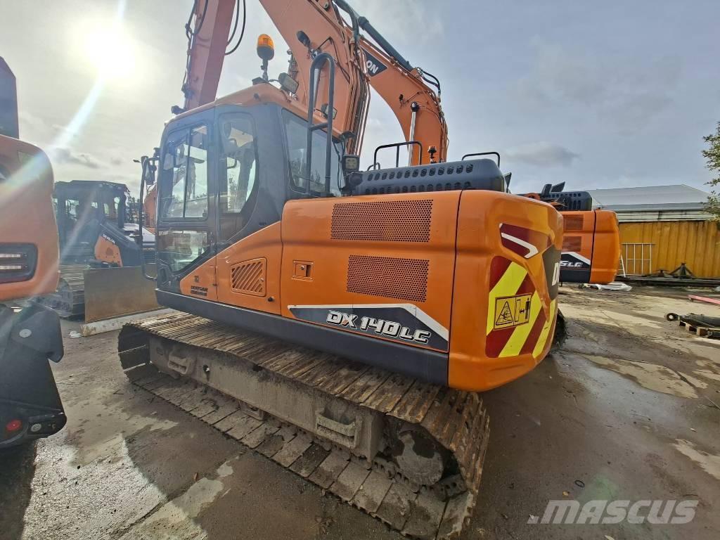 Doosan DX 140 LC Kāpurķēžu ekskavatori