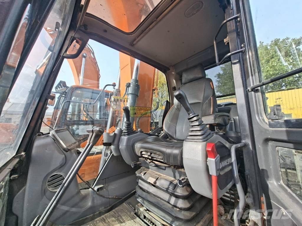 Doosan DX 140 LC Kāpurķēžu ekskavatori