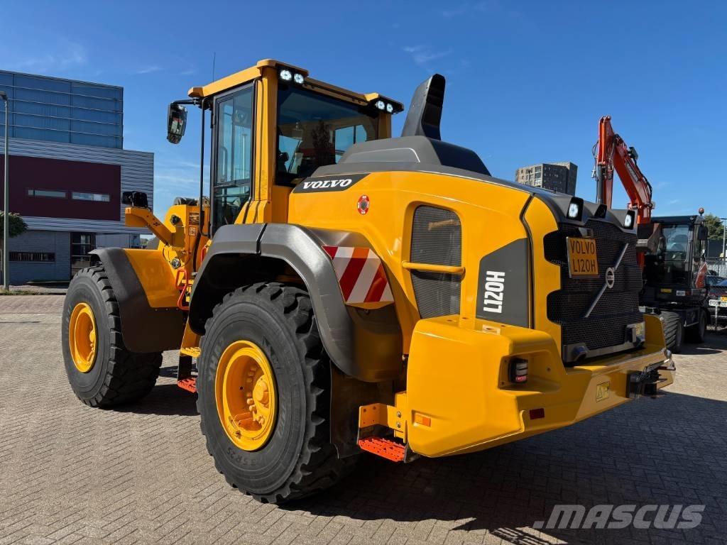 Volvo L 120 H Iekrāvēji uz riteņiem