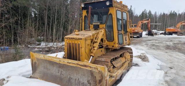 CAT D4E Kāpurķēžu buldozeri