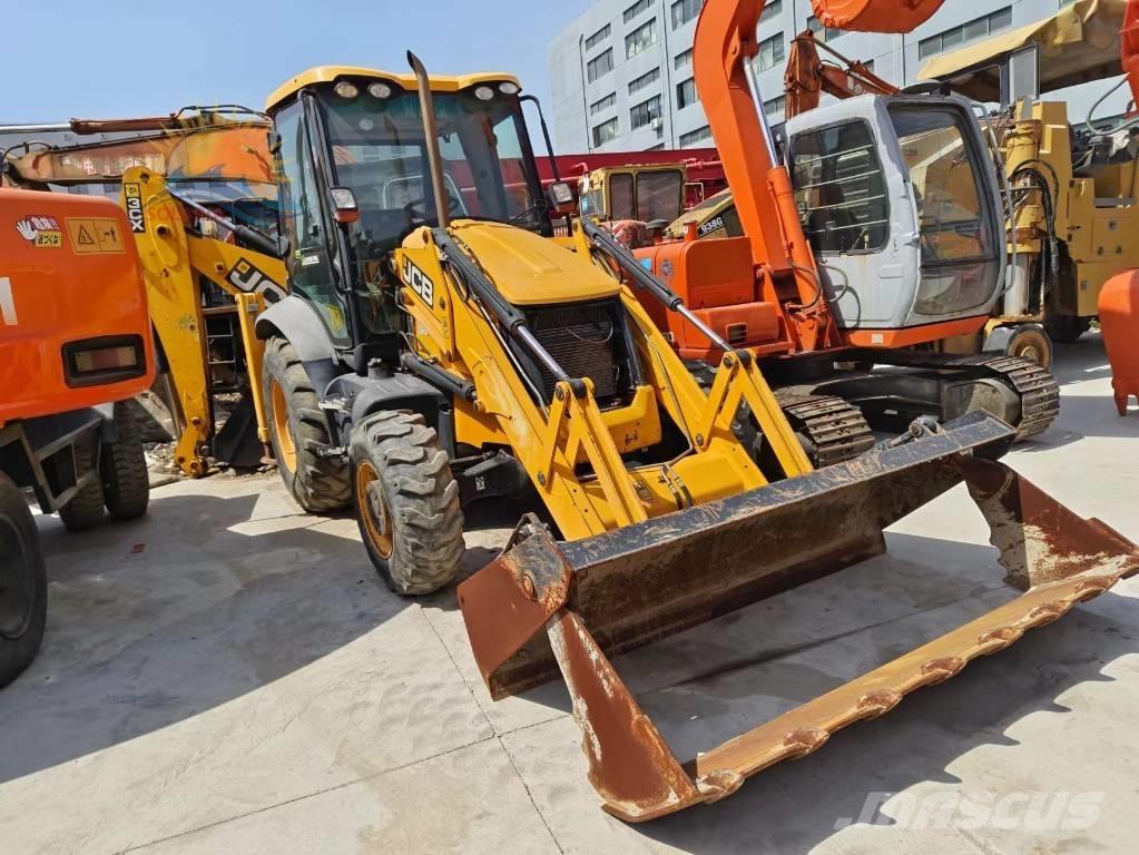 JCB 3 CX Ekskavatori-iekrāvēji