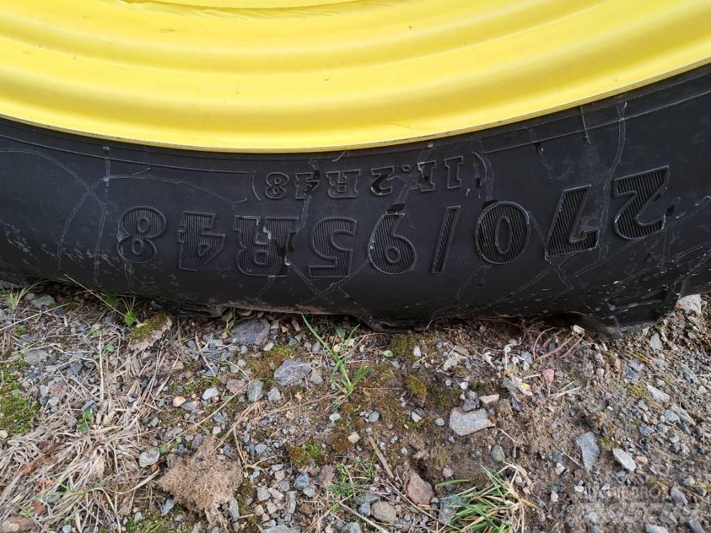 John Deere 740 i Piekabināmie smidzinātāji(miglotāji)