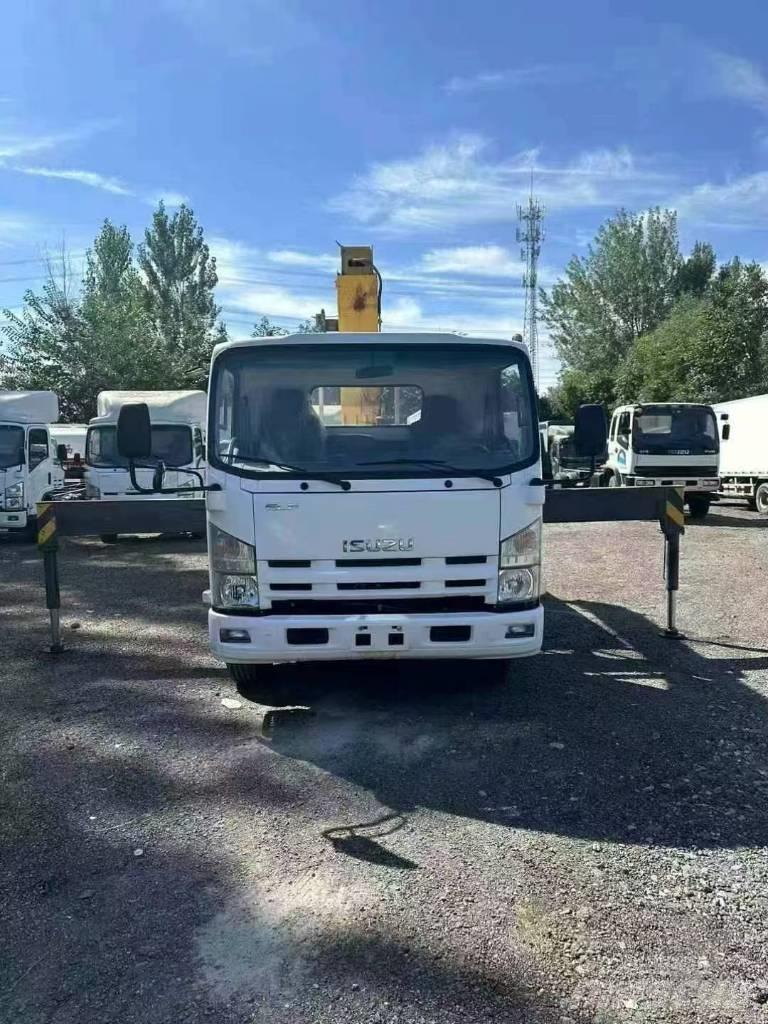 Isuzu ELF 700 Smagās mašīnas ar celtni