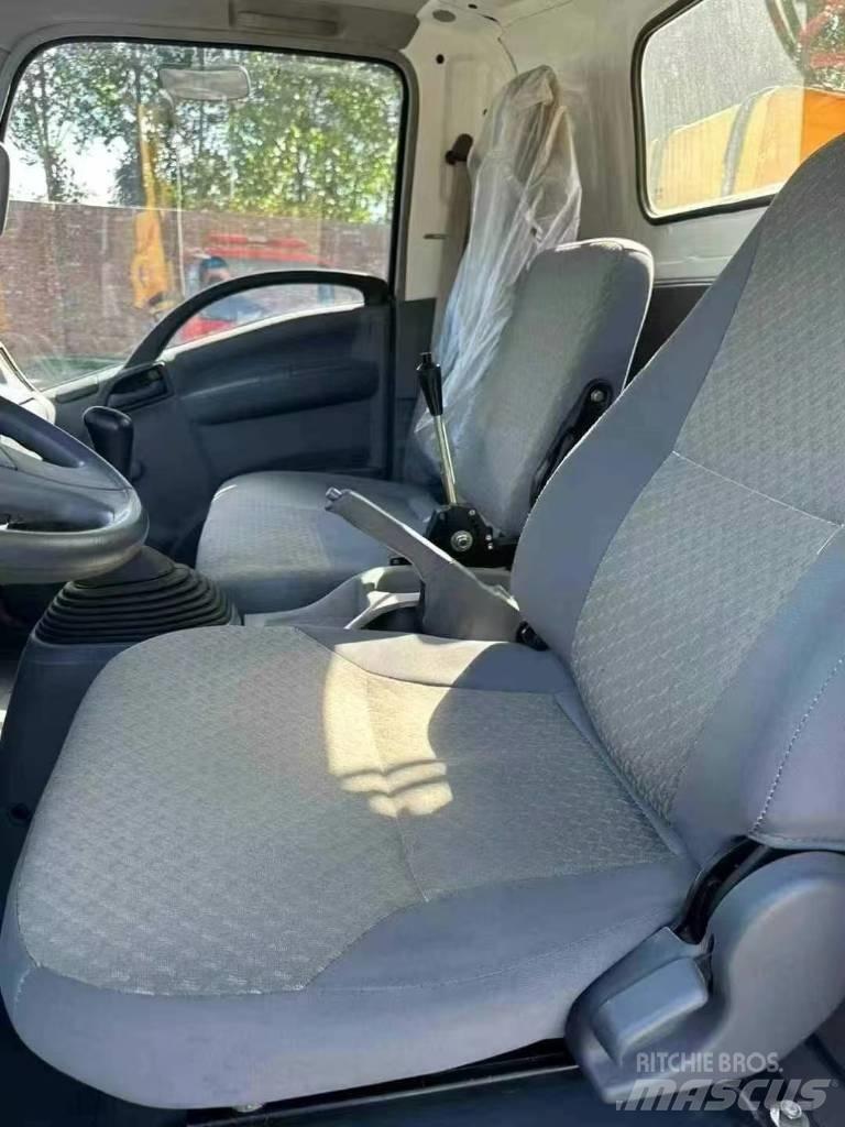 Isuzu ELF 700 Smagās mašīnas ar celtni