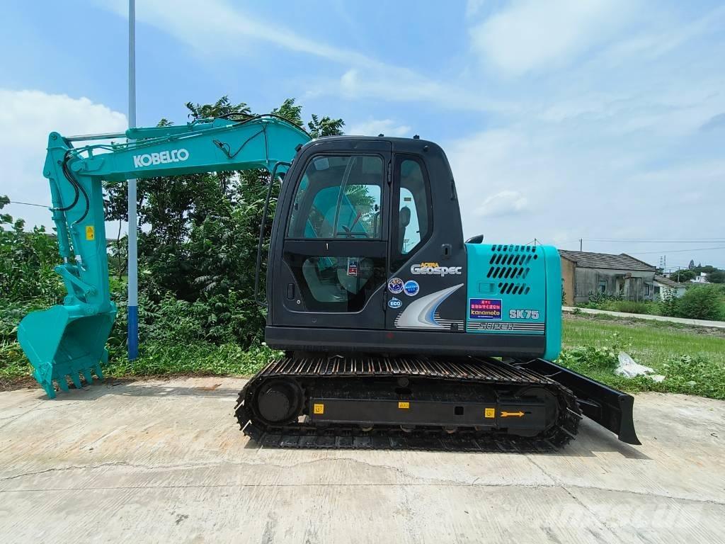 Kobelco SK 75 Kāpurķēžu ekskavatori