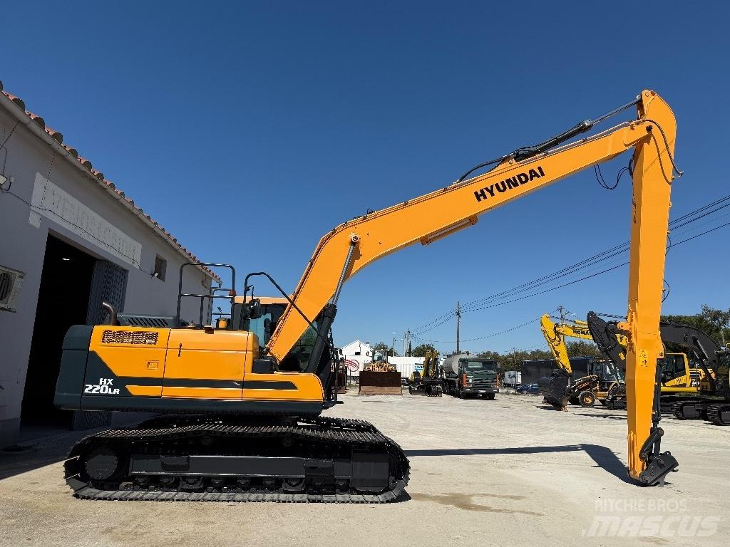 Hyundai HX220 LR Ekskavatori tālās sniedzamības darbiem
