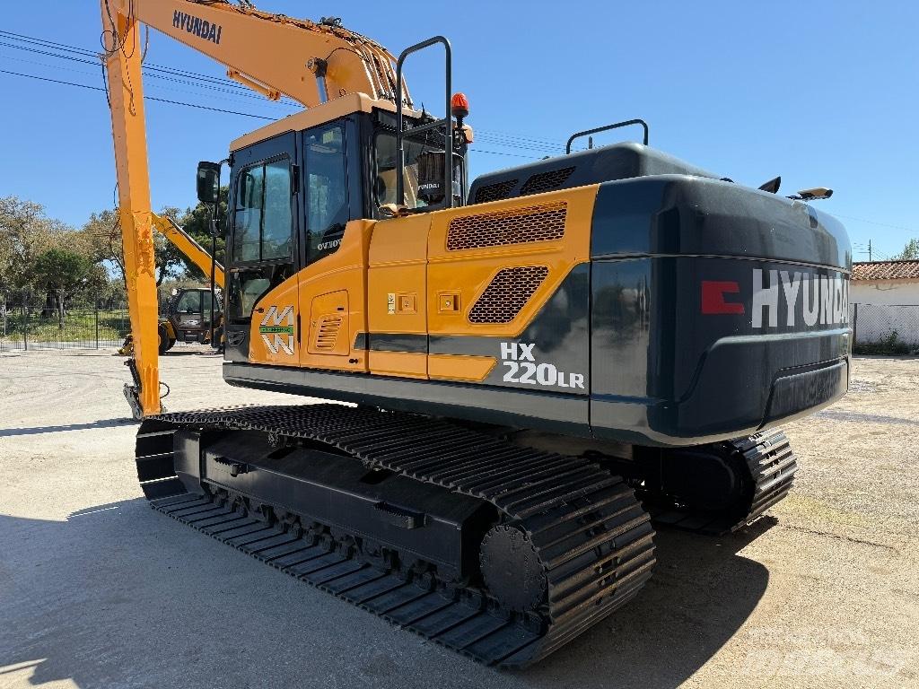 Hyundai HX220 LR Ekskavatori tālās sniedzamības darbiem