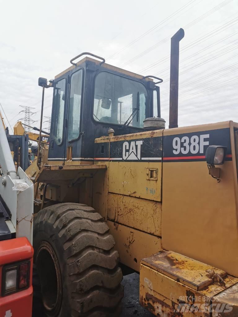 CAT 938F Iekrāvēji uz riteņiem
