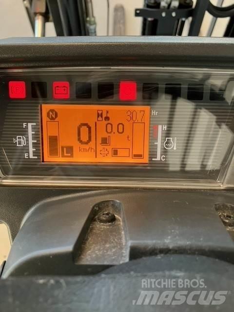 Mitsubishi FD25N3 Tehnika ar dīzeļa dzinēju