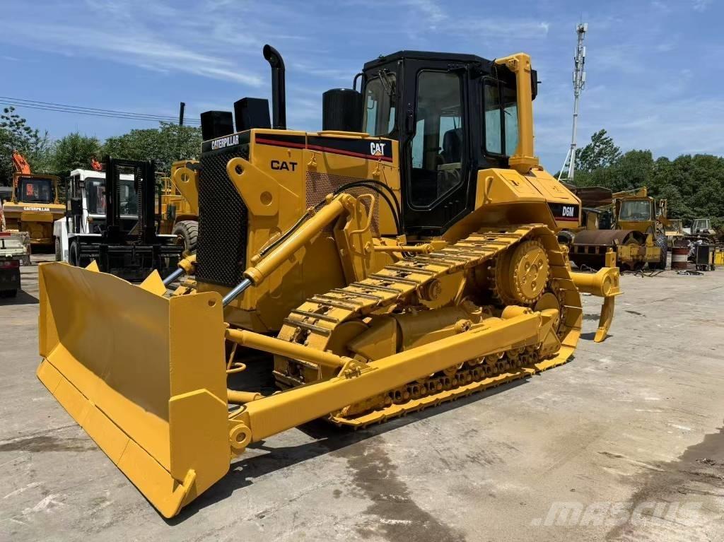 CAT D 6 M Kāpurķēžu buldozeri