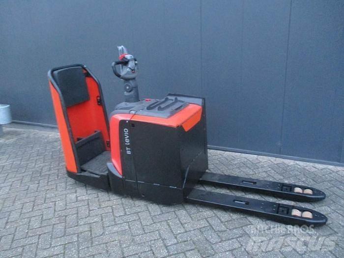 Toyota LPE 250 Hidrauliskās stalažas ar platformu