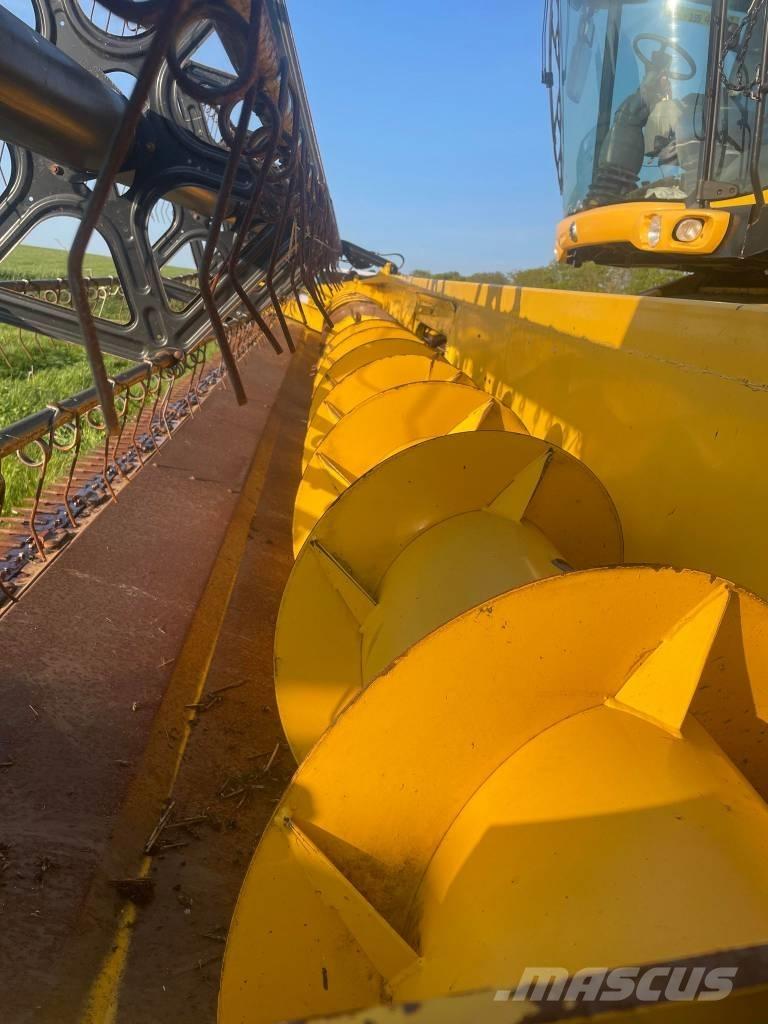 New Holland CX 8090 Ražas novākšanas kombaini