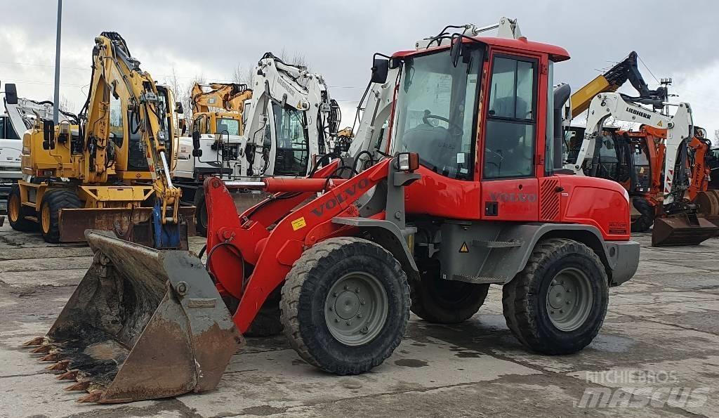 Volvo L 30 G Iekrāvēji uz riteņiem