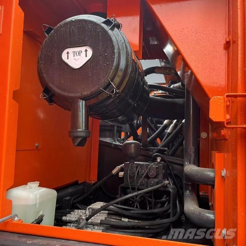 Doosan DX 225 Kāpurķēžu ekskavatori