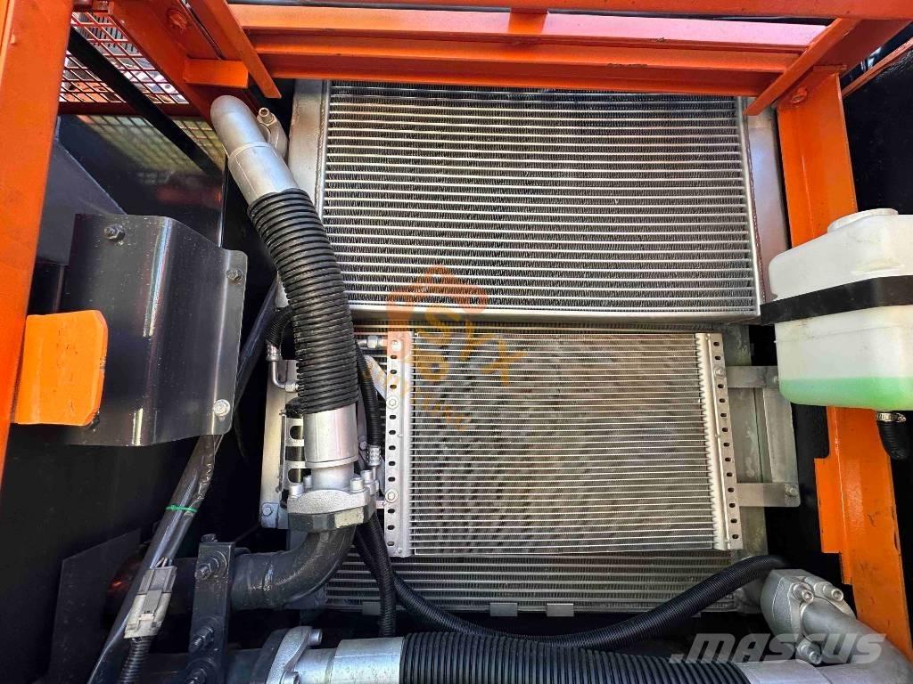 Doosan DX 225 LC Kāpurķēžu ekskavatori