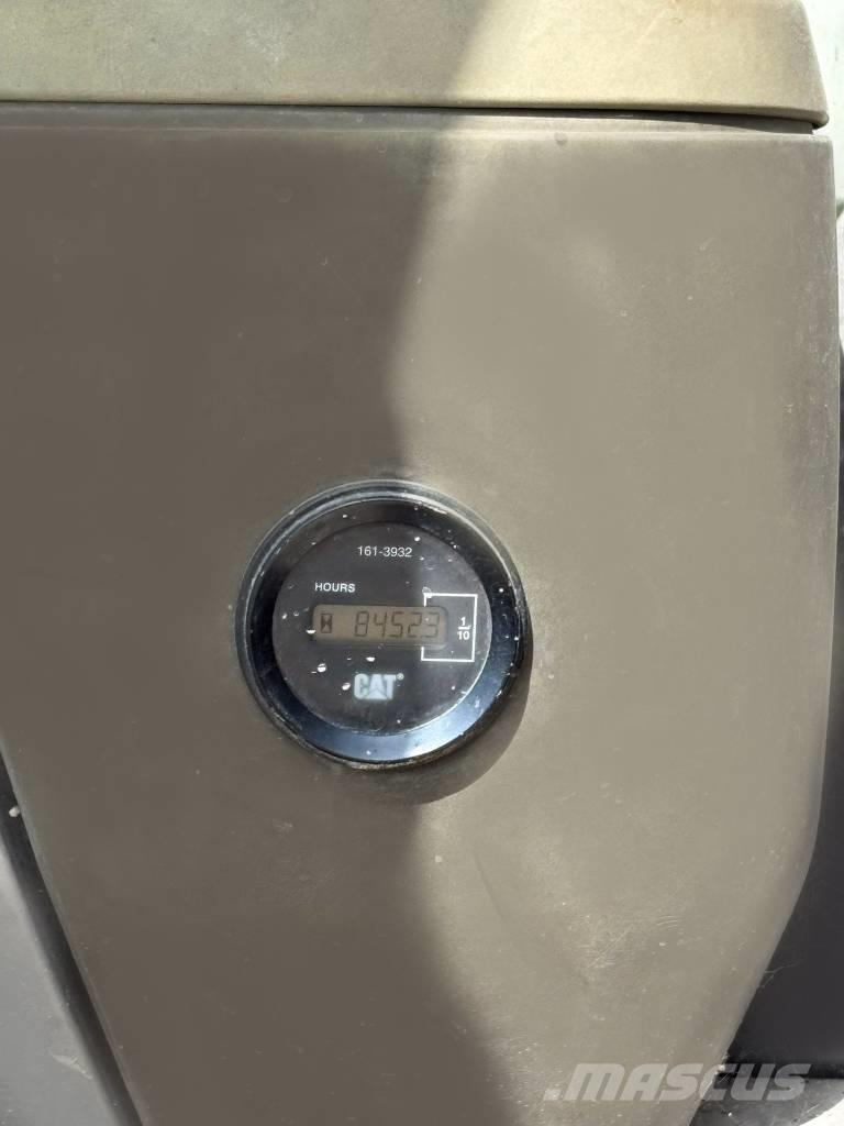 CAT 320 D L Kāpurķēžu ekskavatori