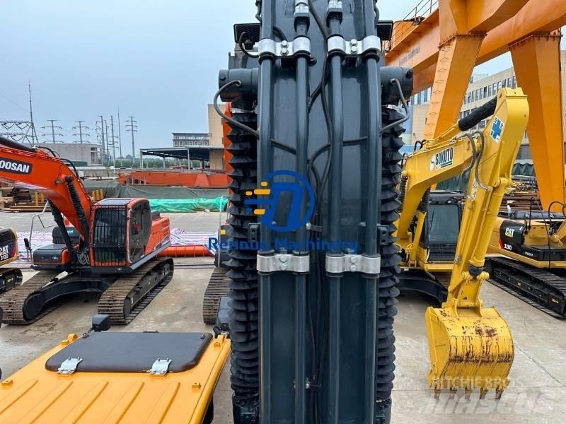 Hyundai R220LC-9S Kāpurķēžu ekskavatori