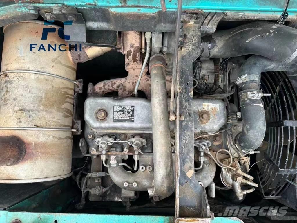 Kobelco SK 135 SR Kāpurķēžu ekskavatori