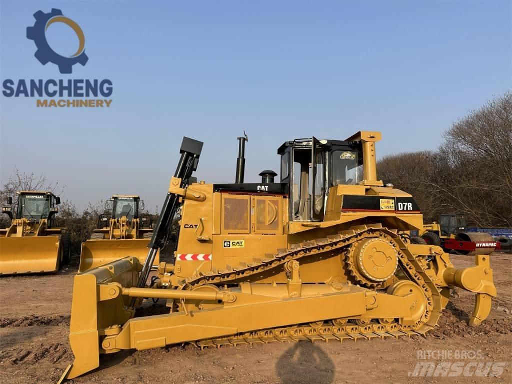 CAT D7R Kāpurķēžu buldozeri