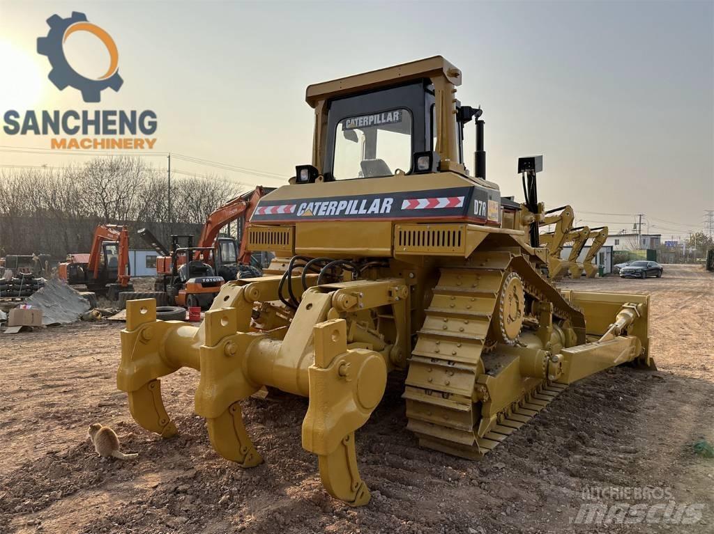 CAT D7R Kāpurķēžu buldozeri