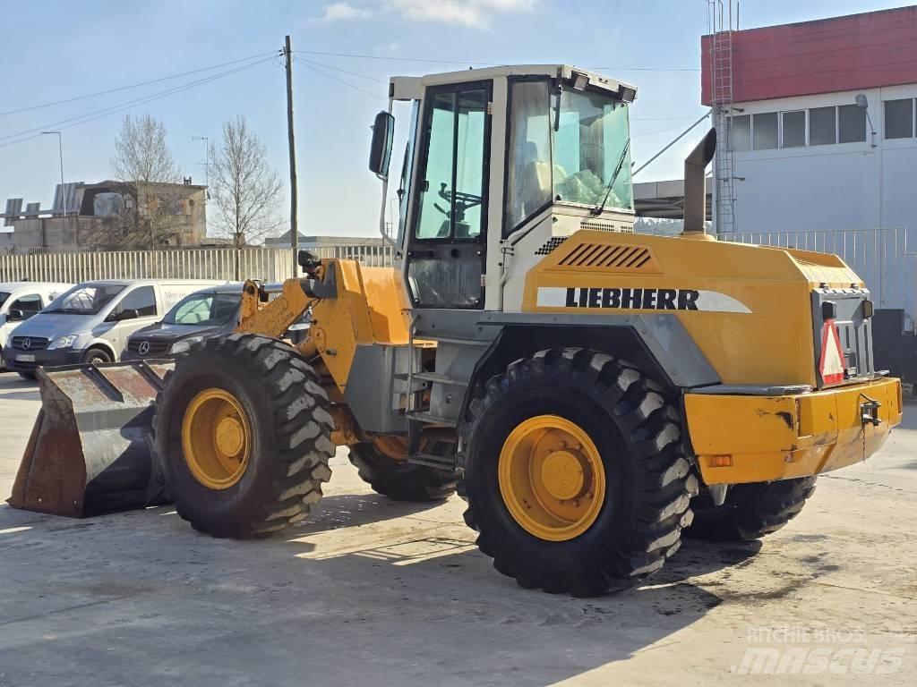 Liebherr L522 Iekrāvēji uz riteņiem