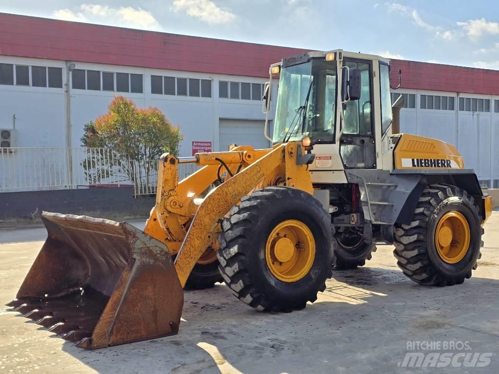 Liebherr L522 Iekrāvēji uz riteņiem