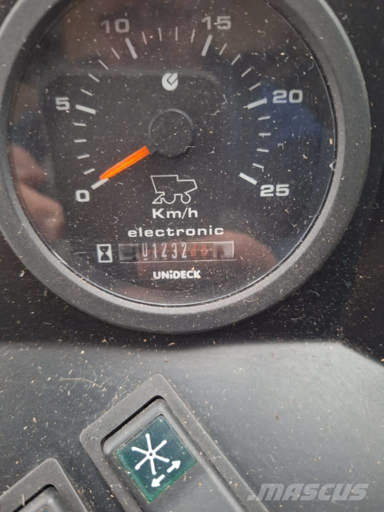 Sampo-Rosenlew 2065 Ražas novākšanas kombaini