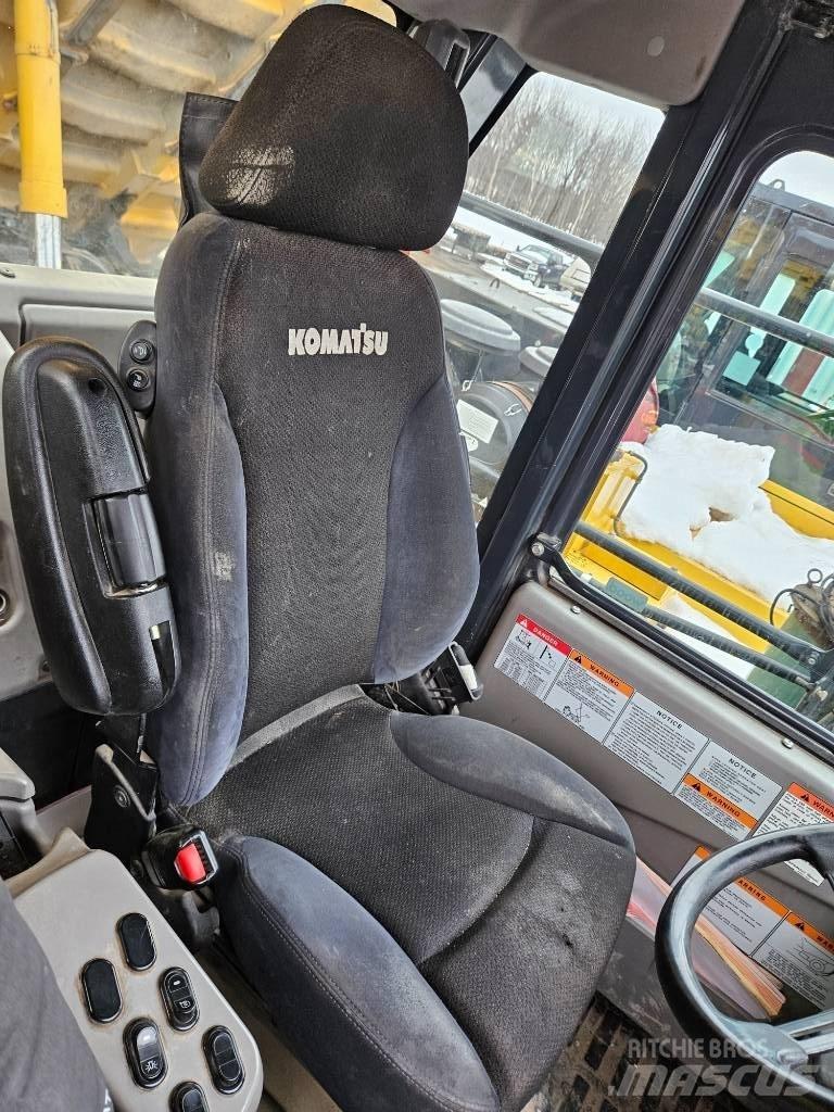 Komatsu HD465-8 Mini pašizgāzēji