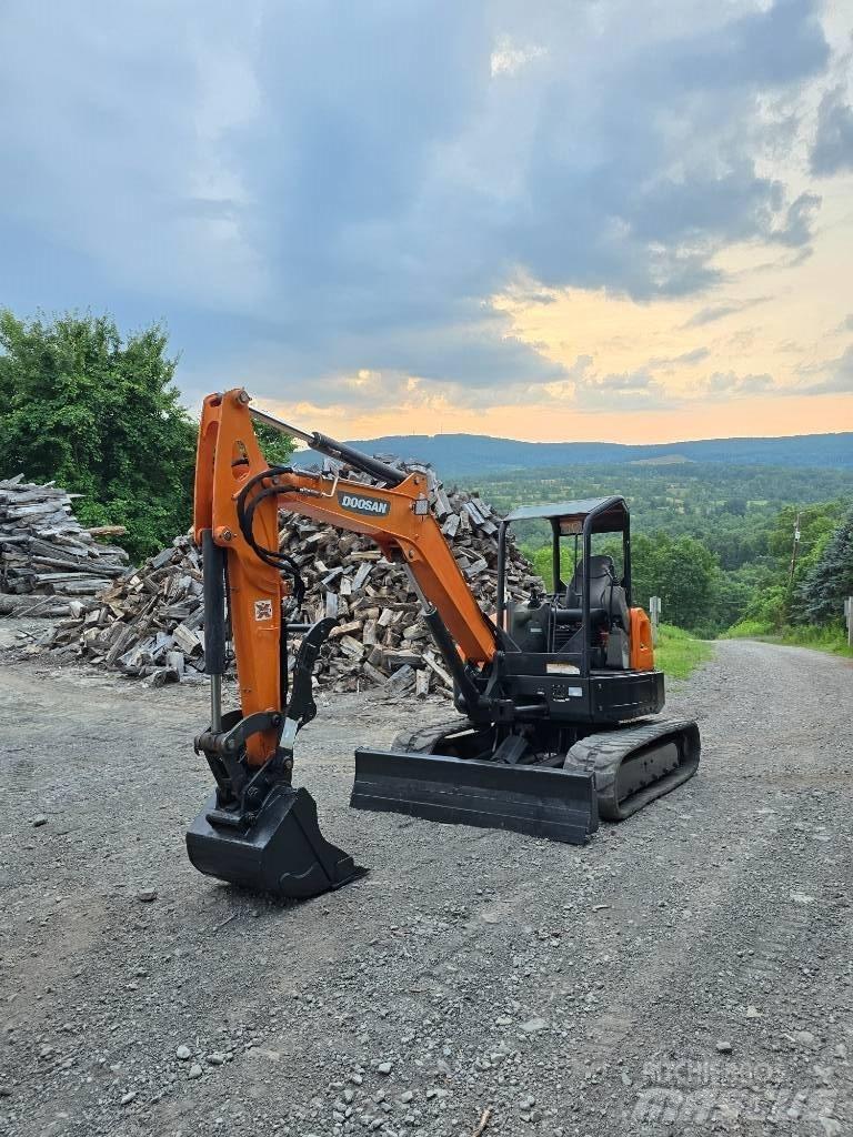 Doosan DX 50 Z Kāpurķēžu ekskavatori