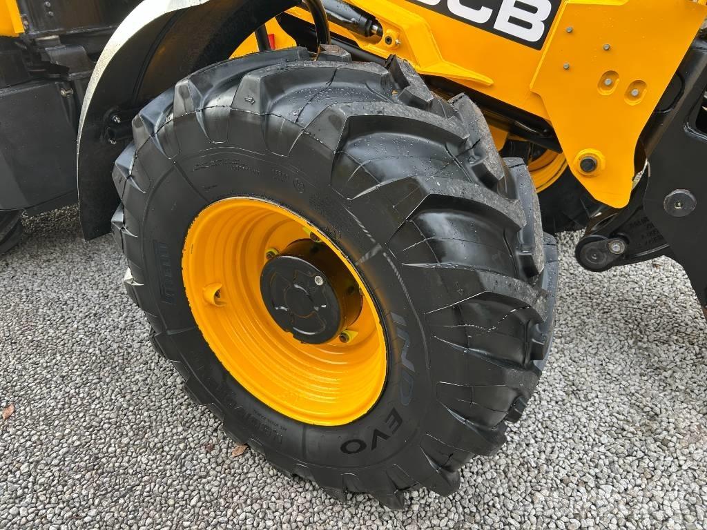 JCB TM320S Lauksaimniecības pacēlāji