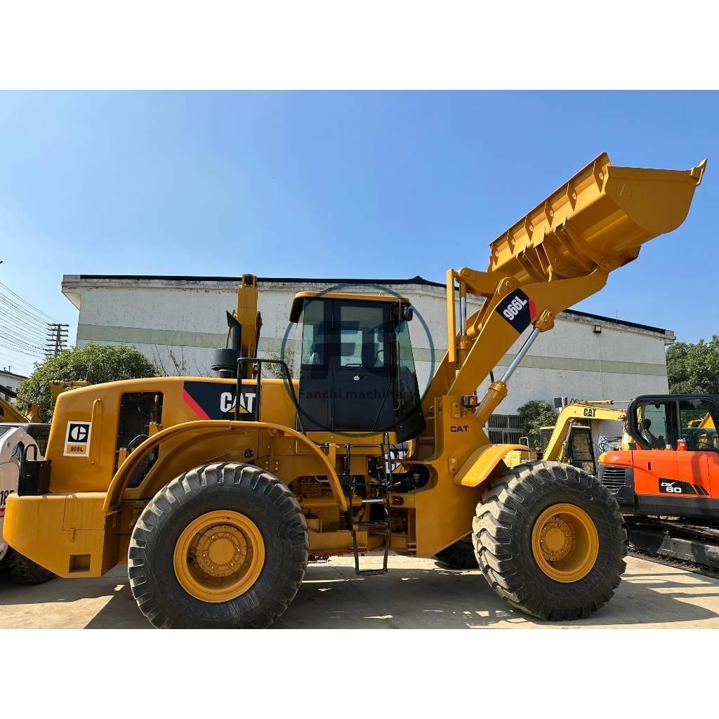 CAT 966 Iekrāvēji uz riteņiem