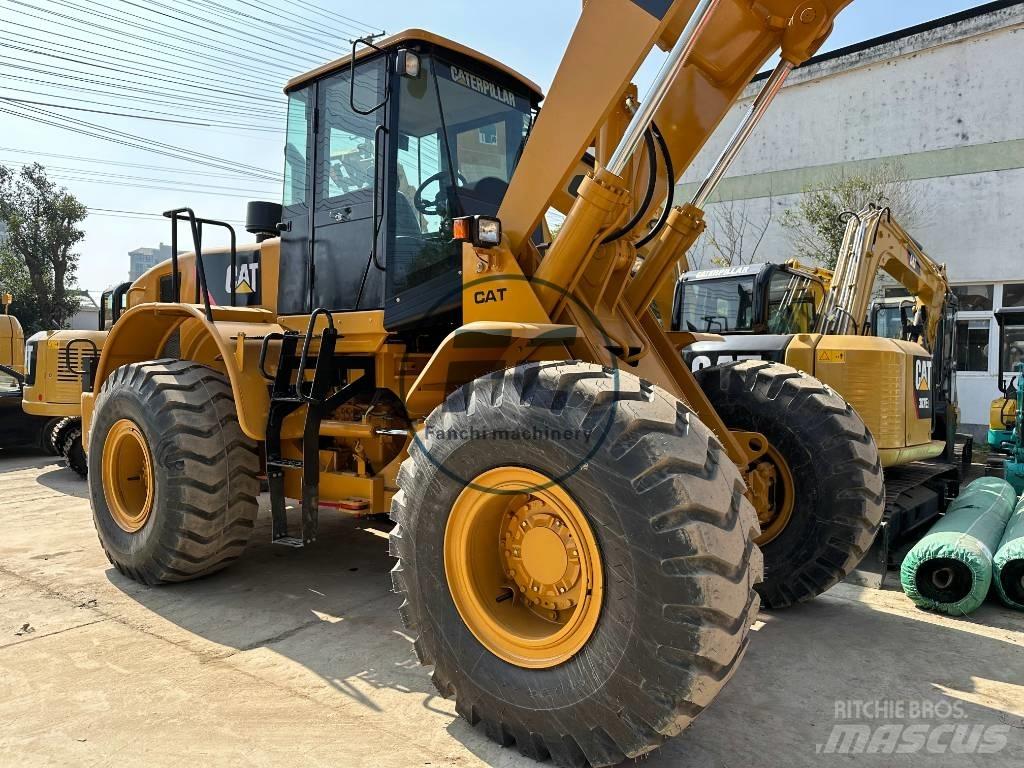 CAT 966 Iekrāvēji uz riteņiem