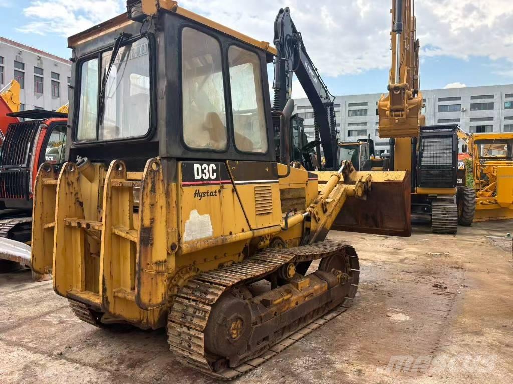 CAT D3C Kāpurķēžu buldozeri