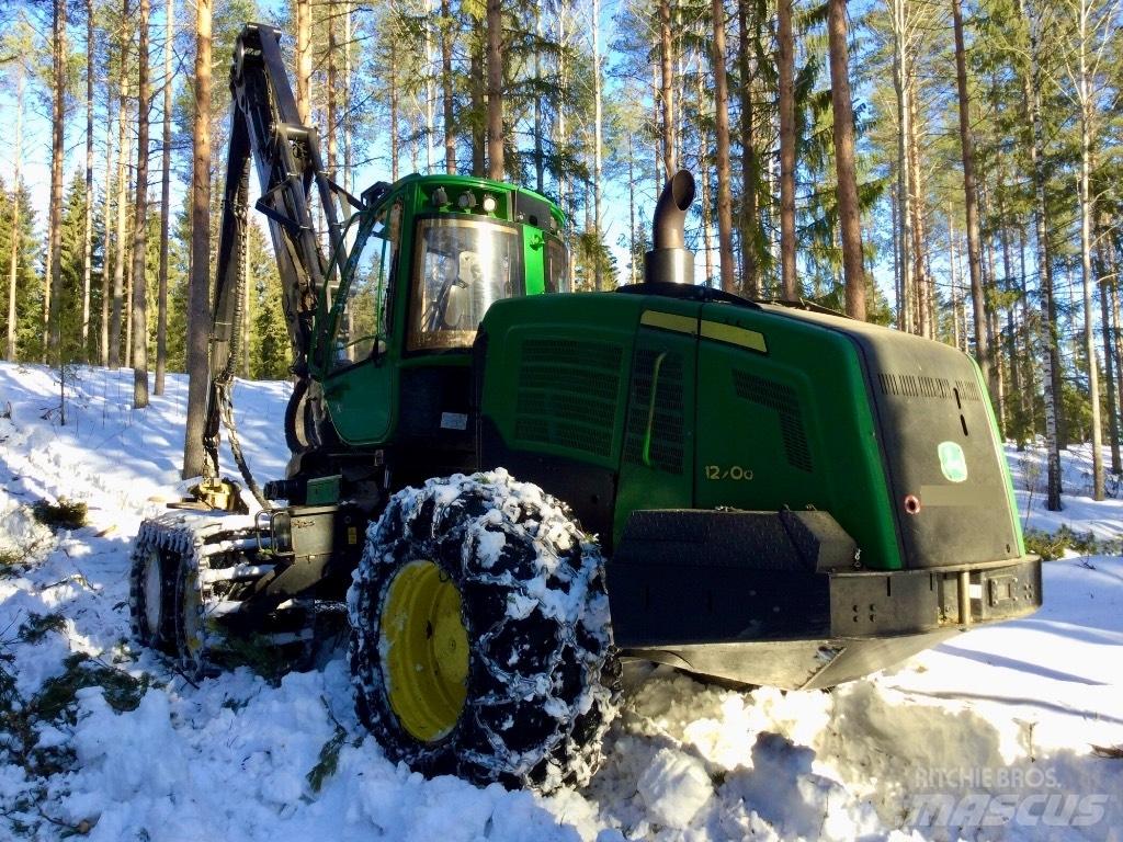 John Deere 1270G 6W Harvesteri